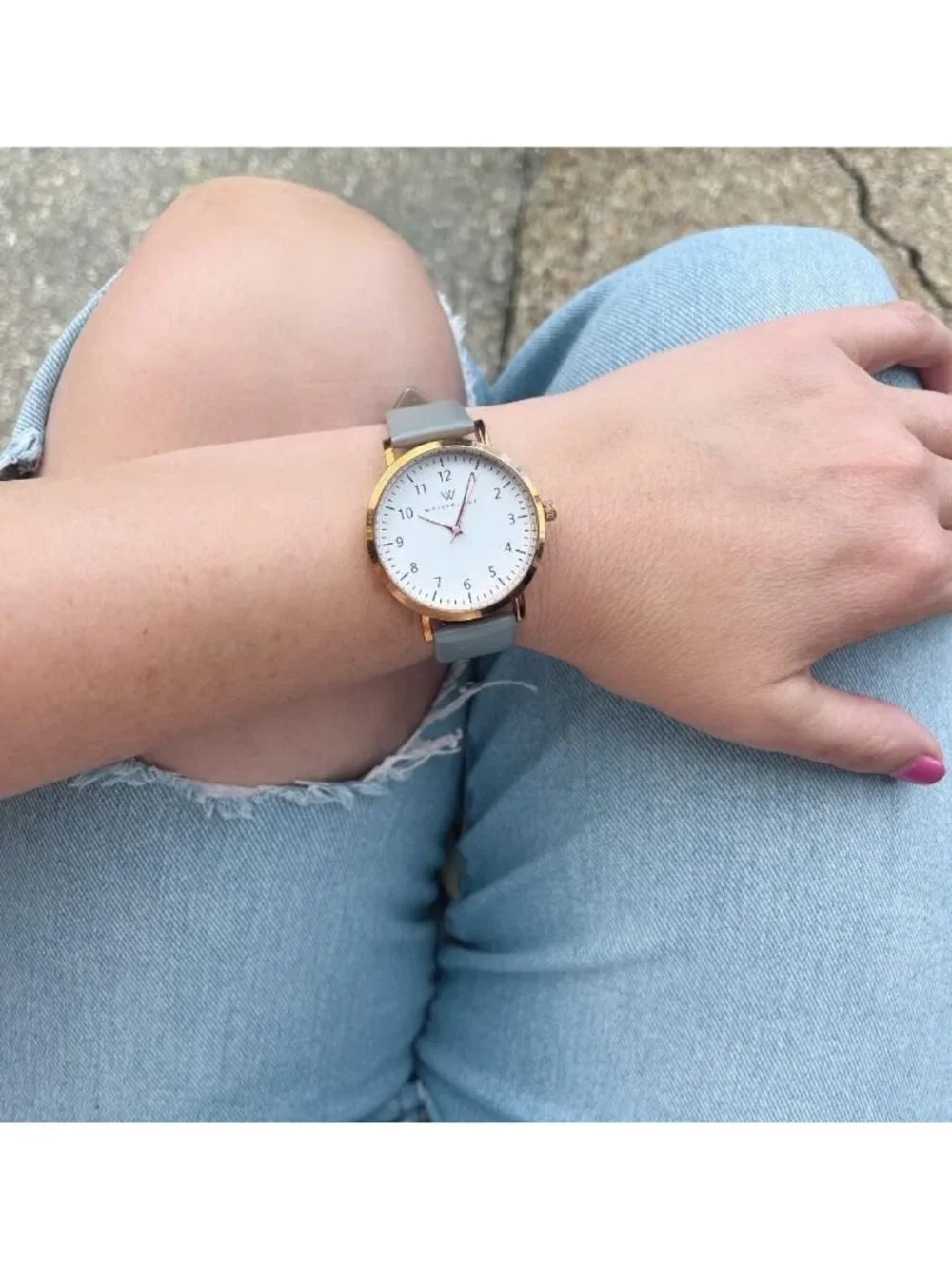 Stylish Maxi Numbers Women's Watch - Interchangeable Leather Band, Easy Read